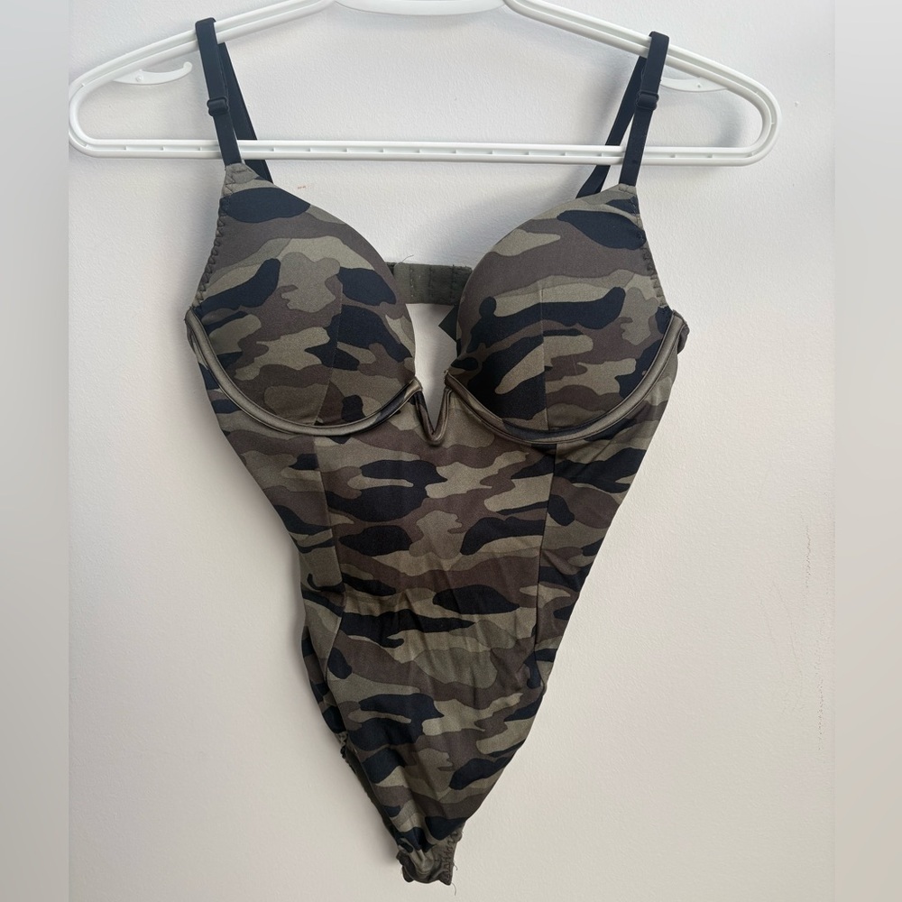 La Senza Camo Bodysuit Size M Built-In Push-Up Bra Perfect Condition